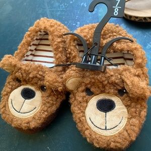Toddler boys slippers size 7/8